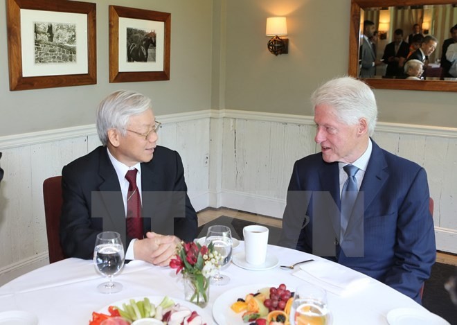 Tong Bi thu Nguyen Phu Trong tham cuu TT My Bill Clinton